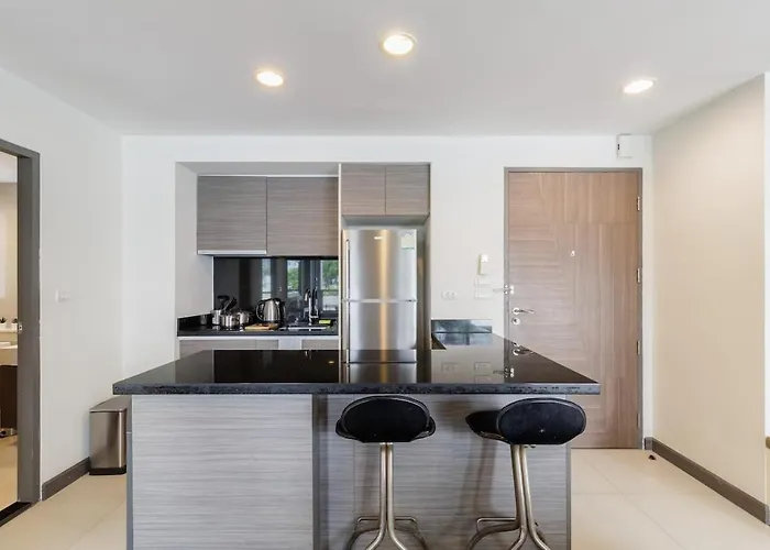 Huge Luxury Center Of Bkk! 5 Mins Bts Asok! Apartment *
