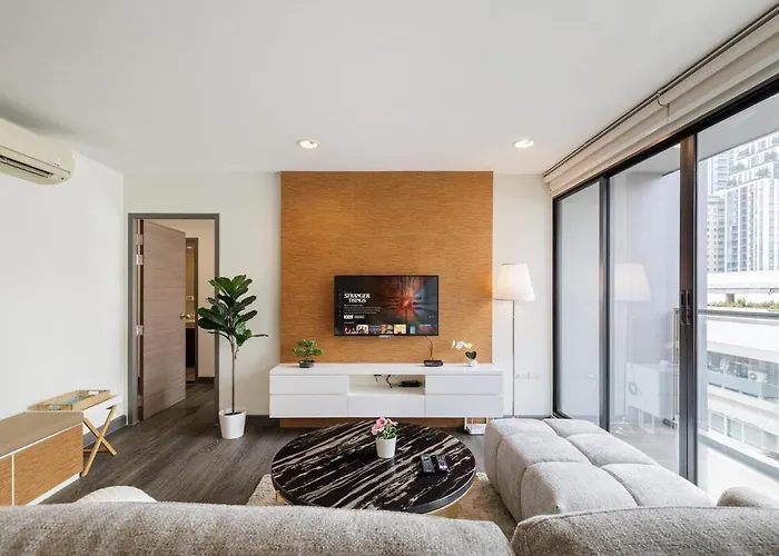 Huge Luxury Center Of Bkk! 5 Mins Bts Asok! Apartment *