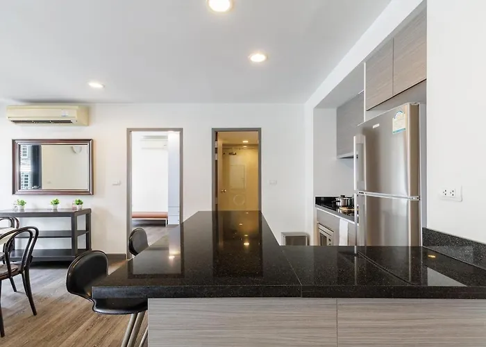 Huge Luxury Center Of Bkk! 5 Mins Bts Asok! Apartment